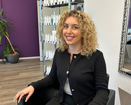 images/sampledata/pomphair/team/Elisa.jpg#joomlaImage://local-images/sampledata/pomphair/team/Elisa.jpg?width=420&height=336